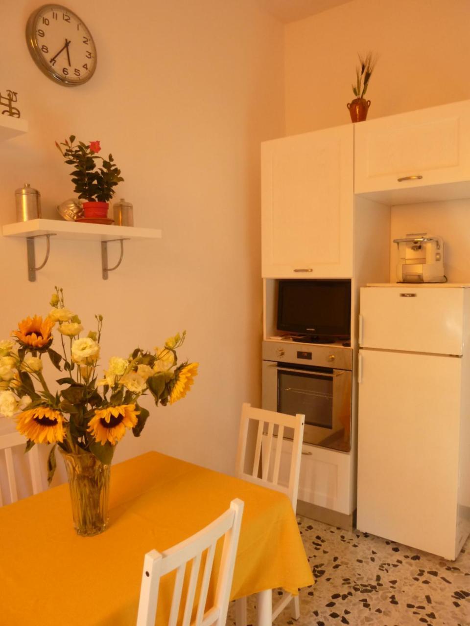 Termini Station Apartment Ai Due Cortili Presso Le Mura Aureliane Roma Exterior foto